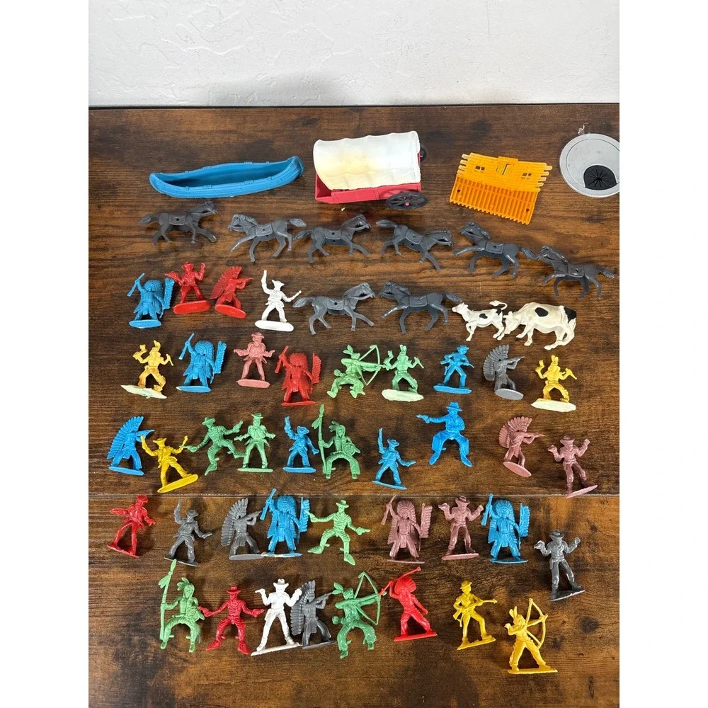 Vintage Wild West Plastic Toy Soldiers Cowboys Indians Wagon Canoe Lot 50+ Pc